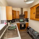 Spacious 4-Bedroom Home With Free Parking - Ideal For Those Working In Swansea